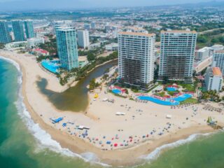 Should Puerto Vallarta Travelers Be Concerned About Beach Contamination