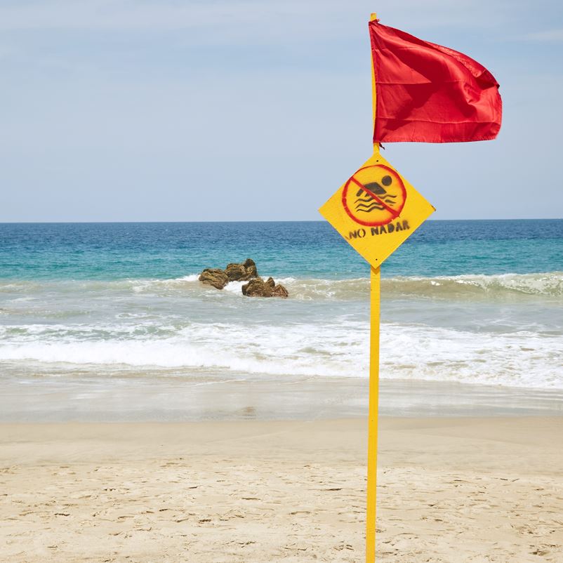 red flag on mexico beach no swimming