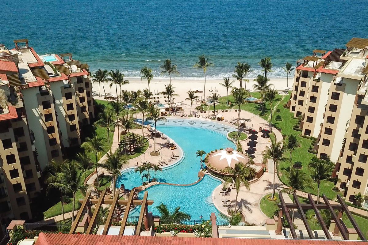 Resort in Puerto Vallarta with pool, garden and beautiful ocean view
